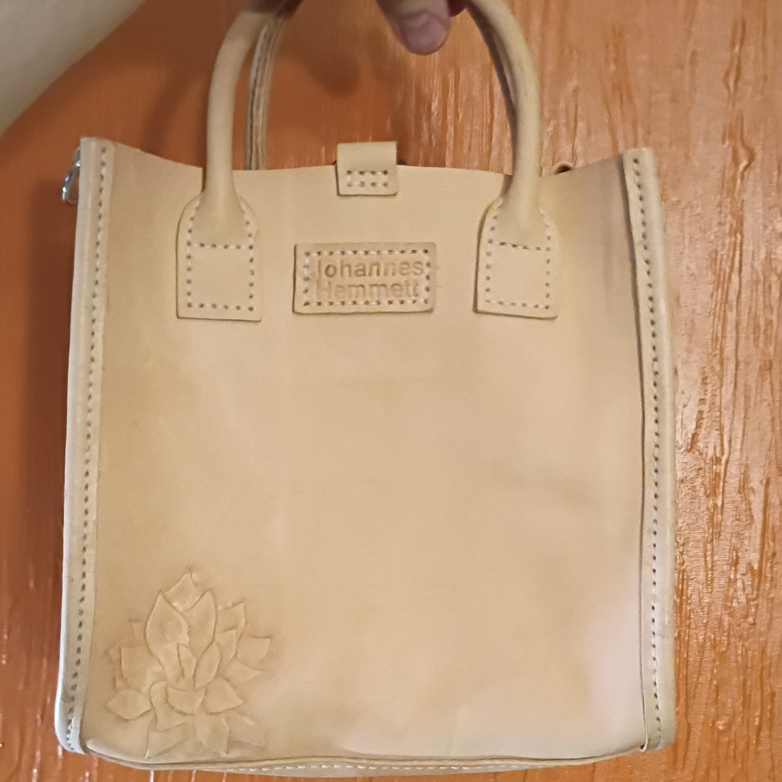 Backside of tote